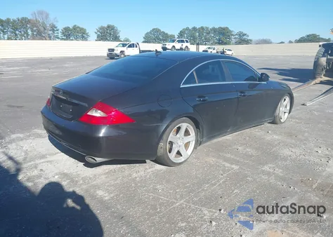 2008 Mercedes-Benz Cls 550 z USA, uszkodzony, nr VIN WDDDJ72XX8A132597